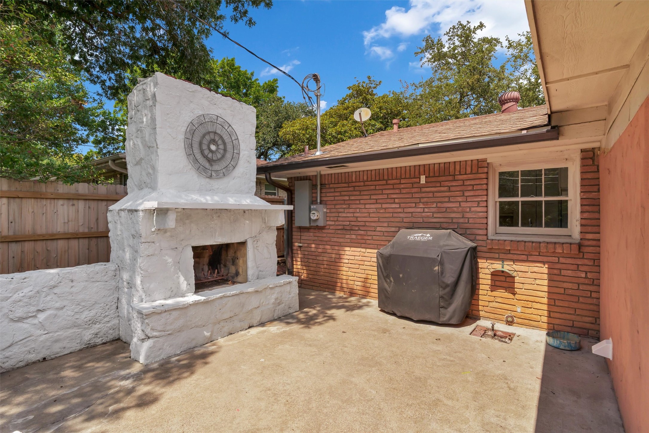 4137 Selkirk Drive W Fort Worth TX 76109