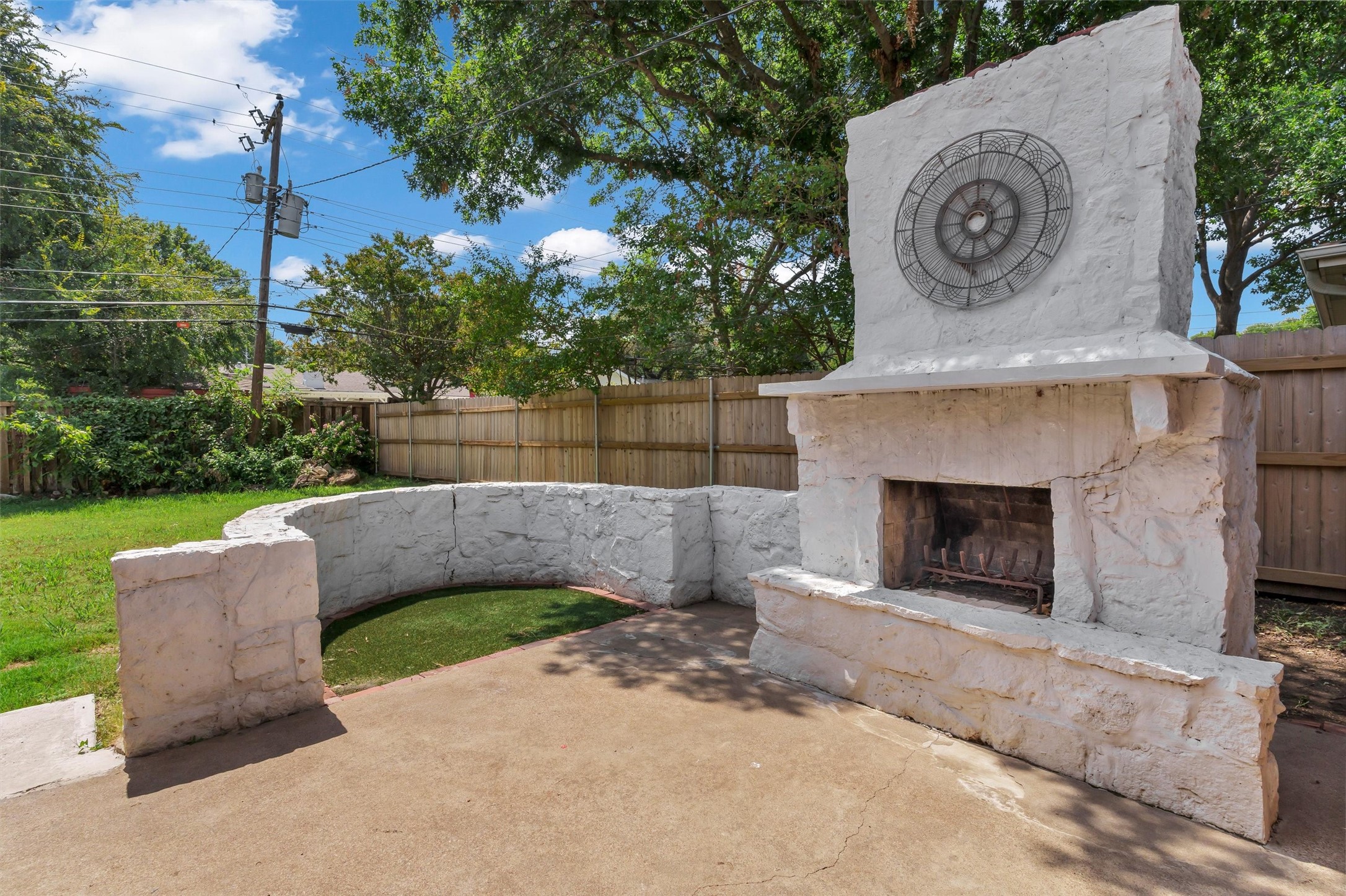 4137 Selkirk Drive W Fort Worth TX 76109