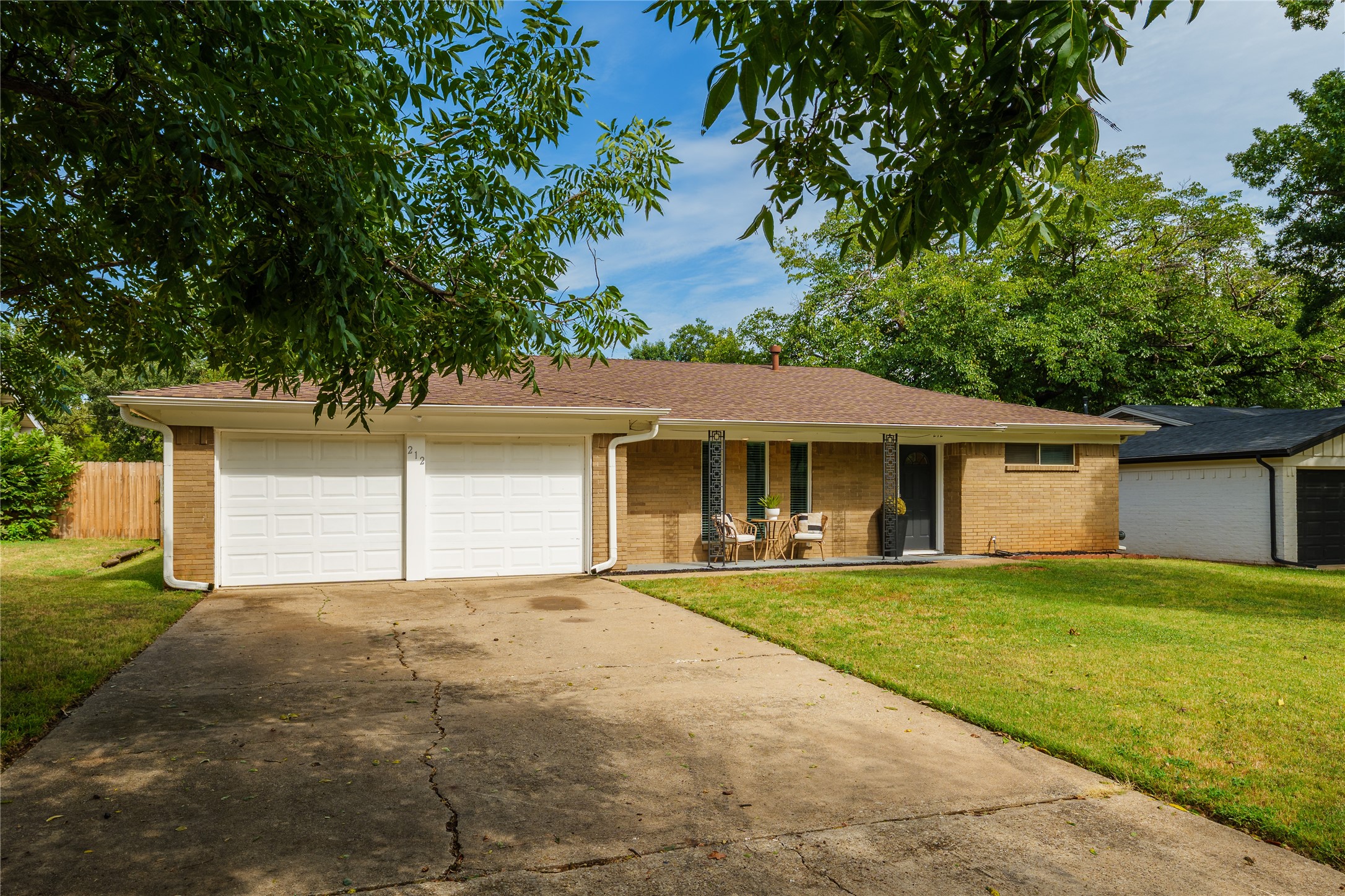212 Belmont Street Hurst TX 76053