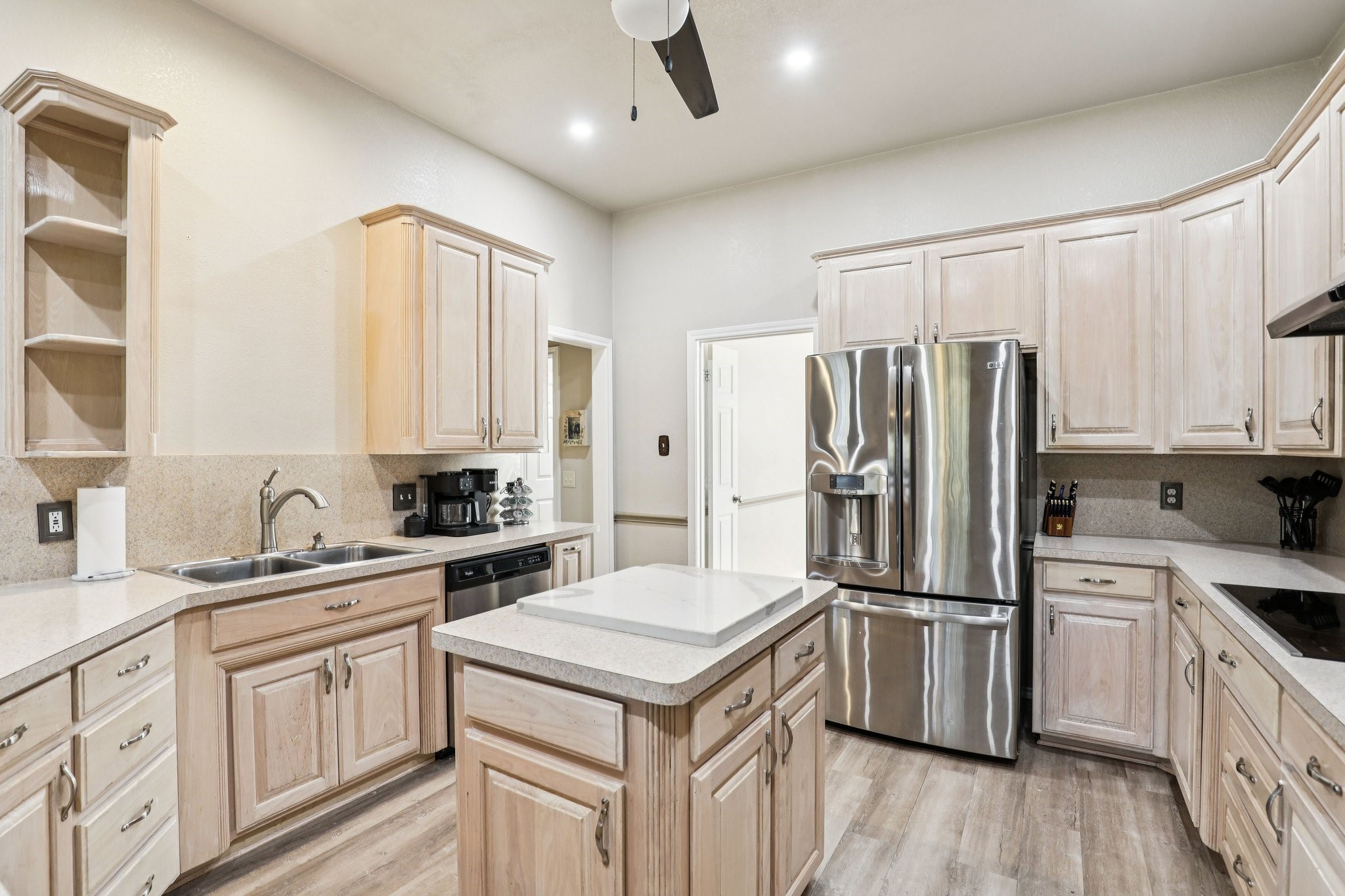 516 Shady Oaks Trail Burleson TX 76028