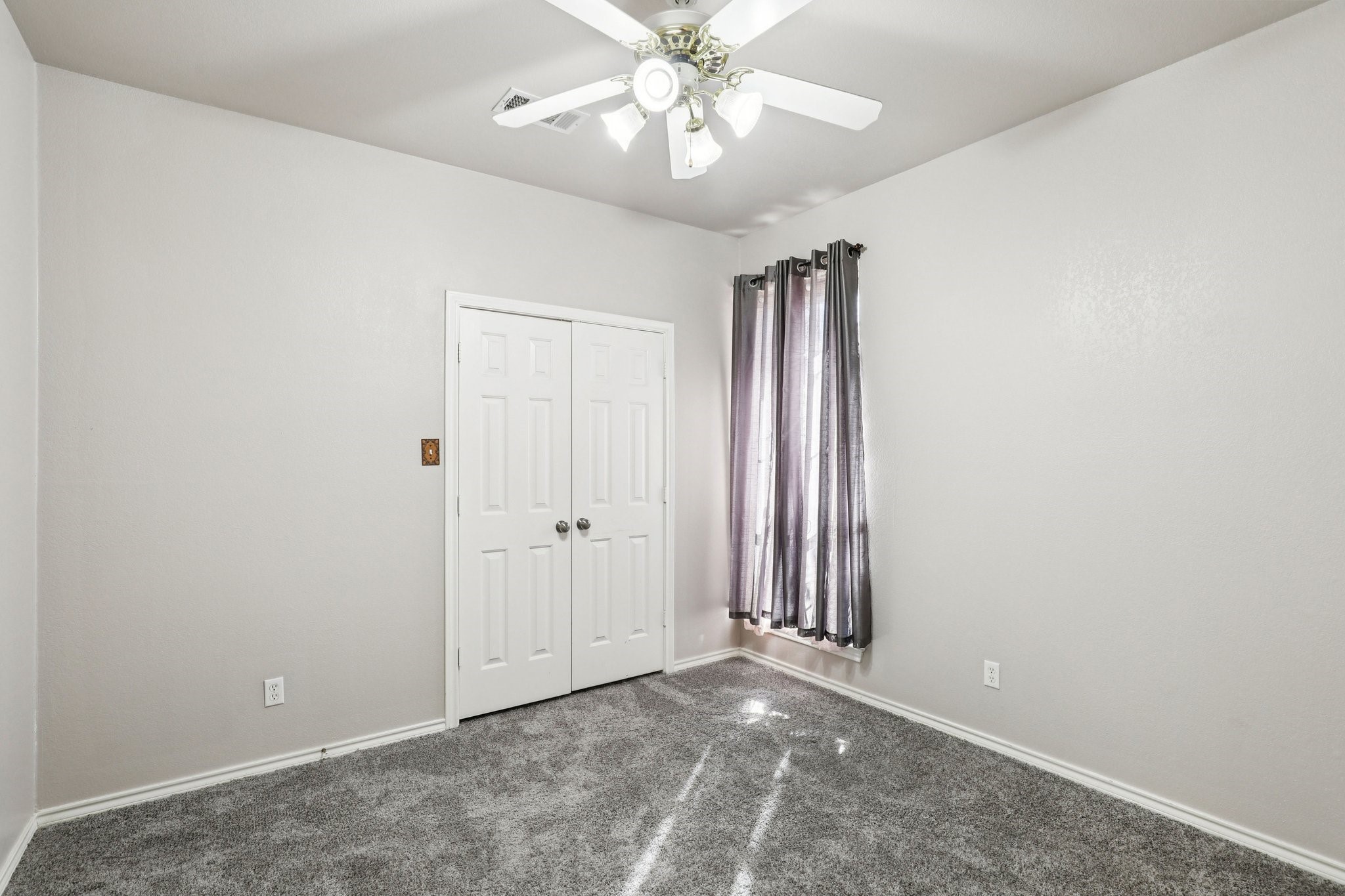 516 Shady Oaks Trail Burleson TX 76028