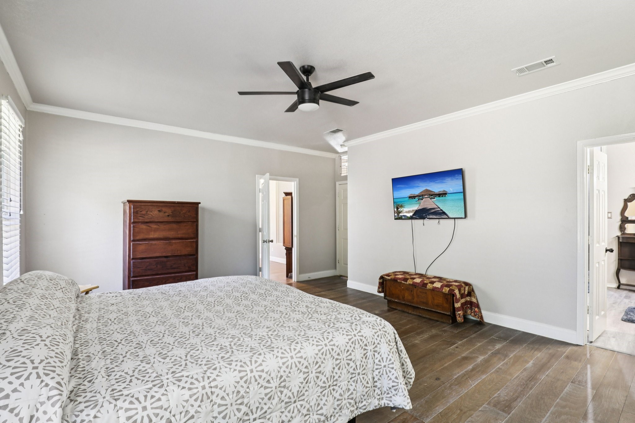 516 Shady Oaks Trail Burleson TX 76028