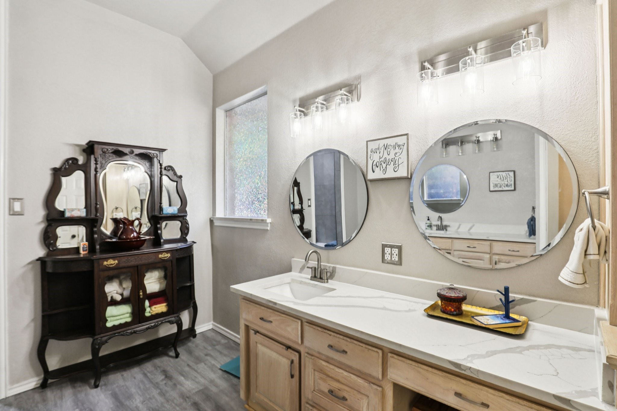 516 Shady Oaks Trail Burleson TX 76028