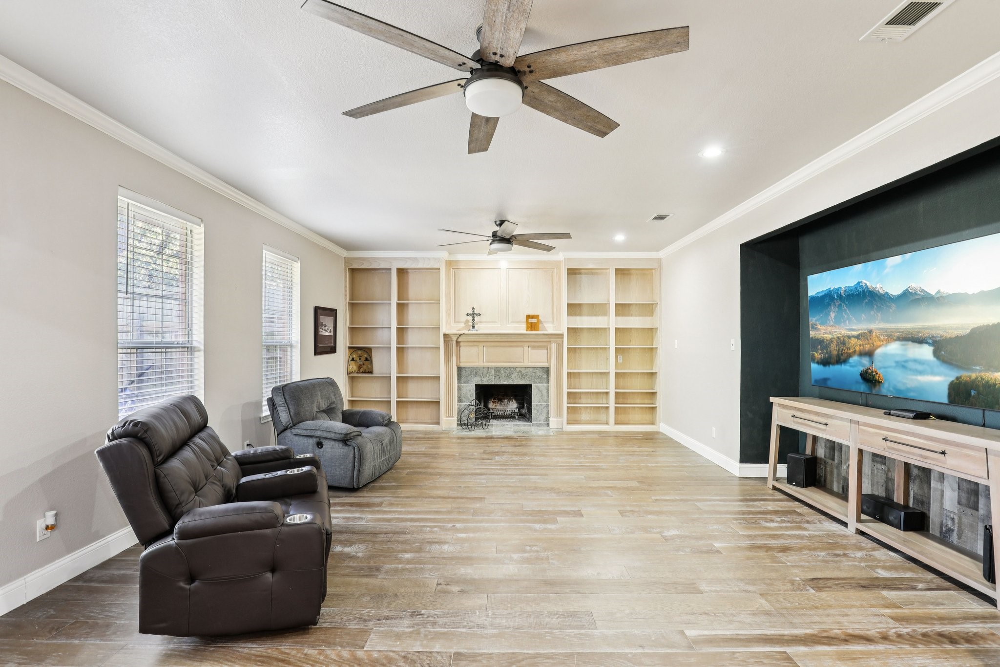 516 Shady Oaks Trail Burleson TX 76028