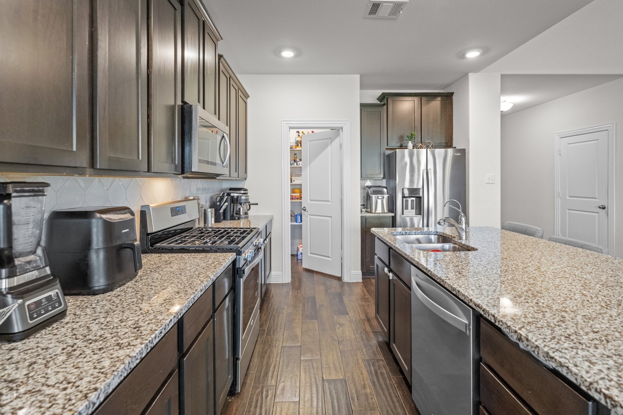 3005 Aransas Avenue Aubrey TX 76227