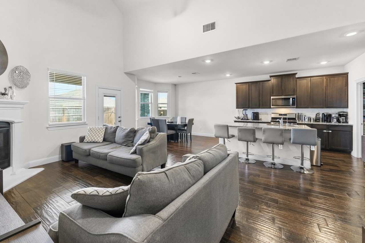 3005 Aransas Avenue Aubrey TX 76227