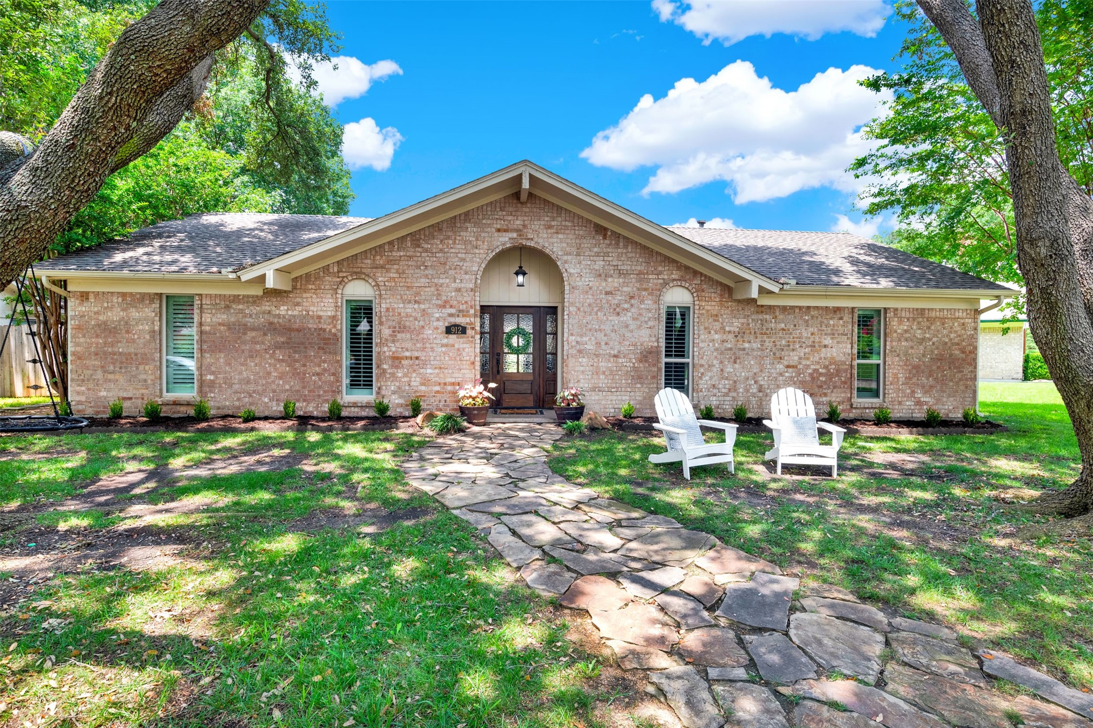 912 Sandalwood Avenue Richardson TX 75080