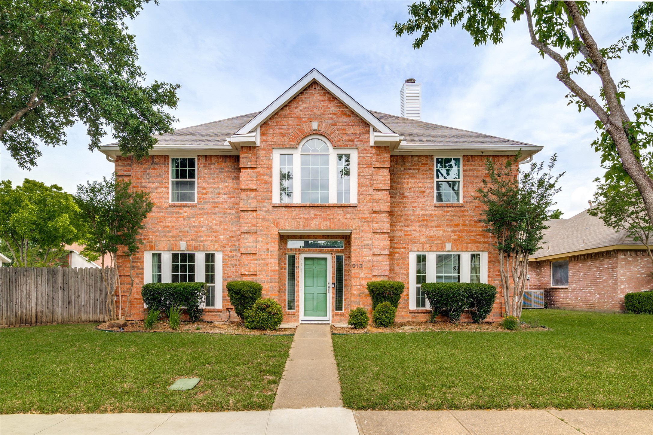913 Bridgewater Lane Mesquite TX 75181