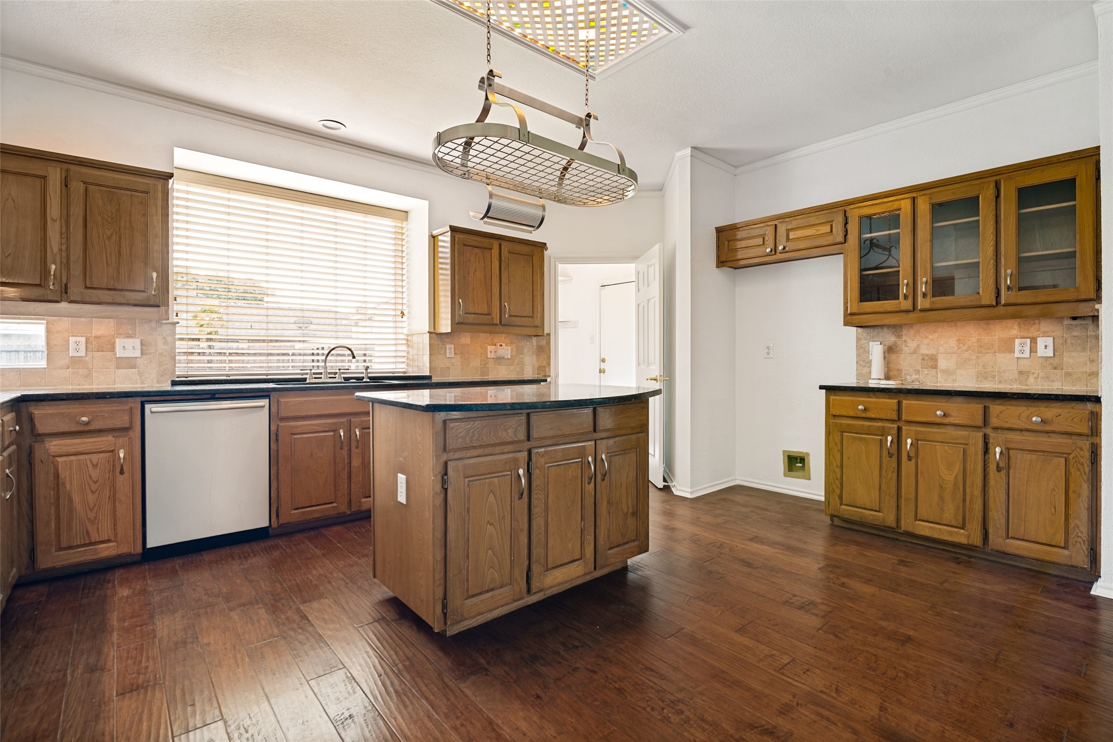 913 Bridgewater Lane Mesquite TX 75181