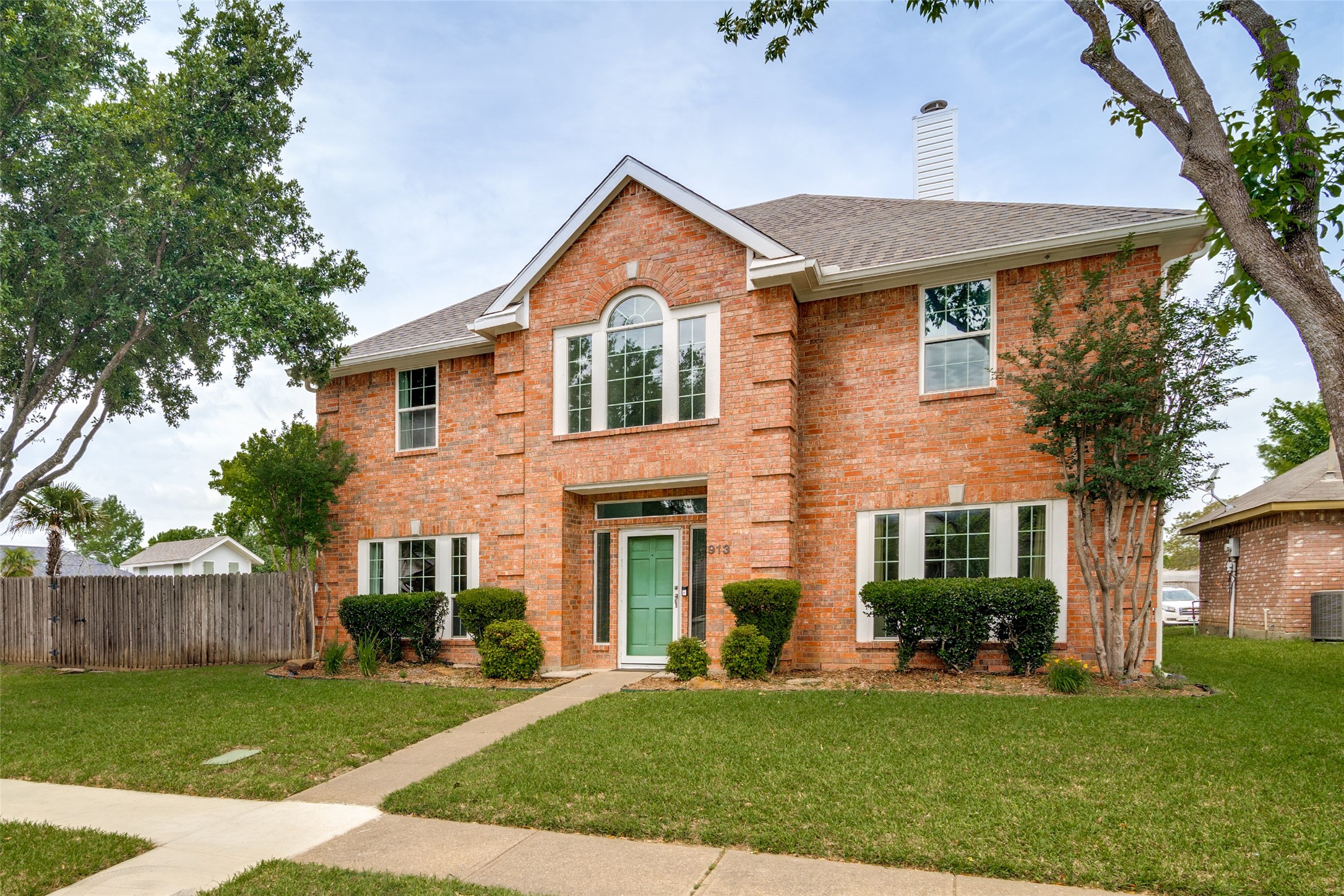 913 Bridgewater Lane Mesquite TX 75181