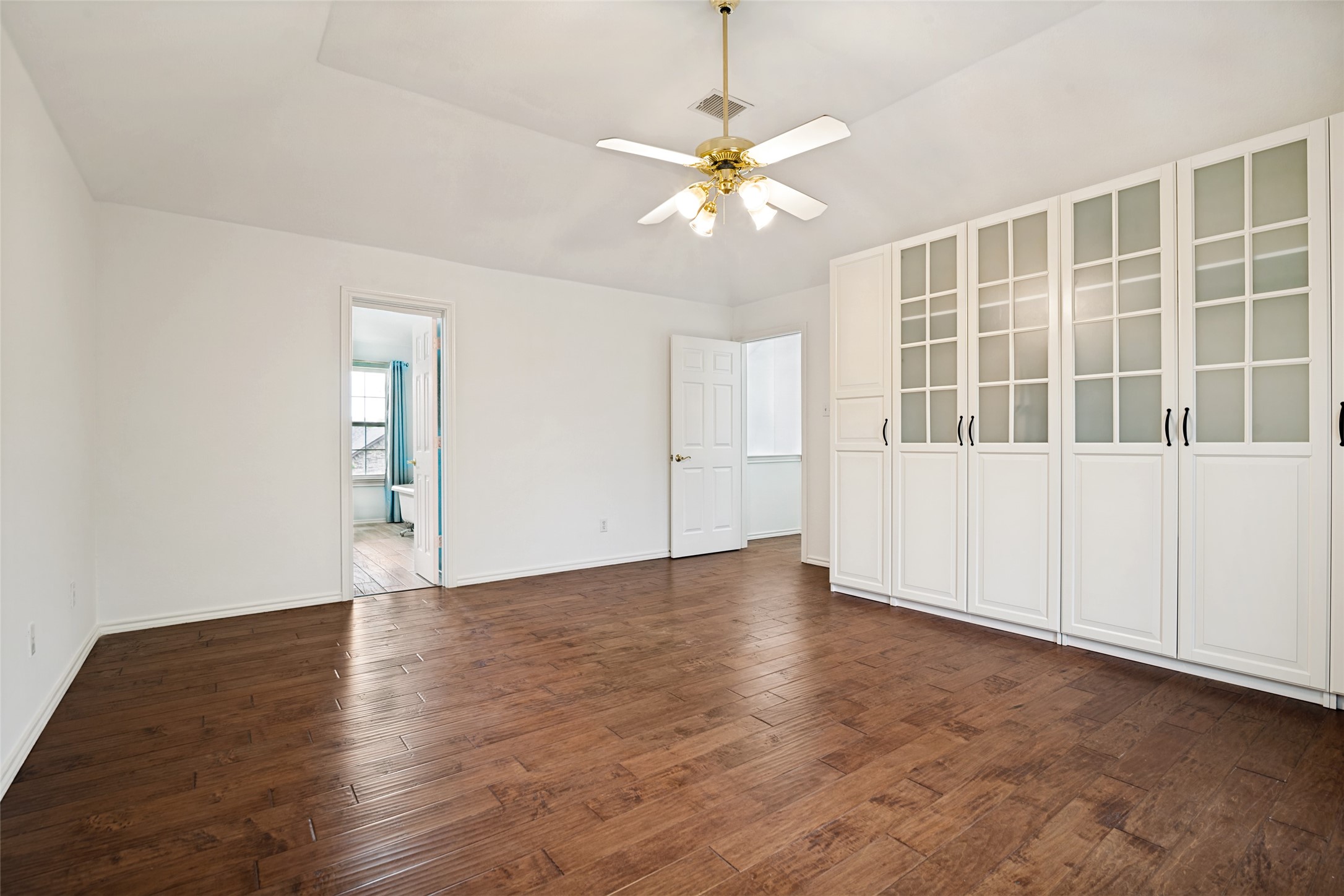 913 Bridgewater Lane Mesquite TX 75181