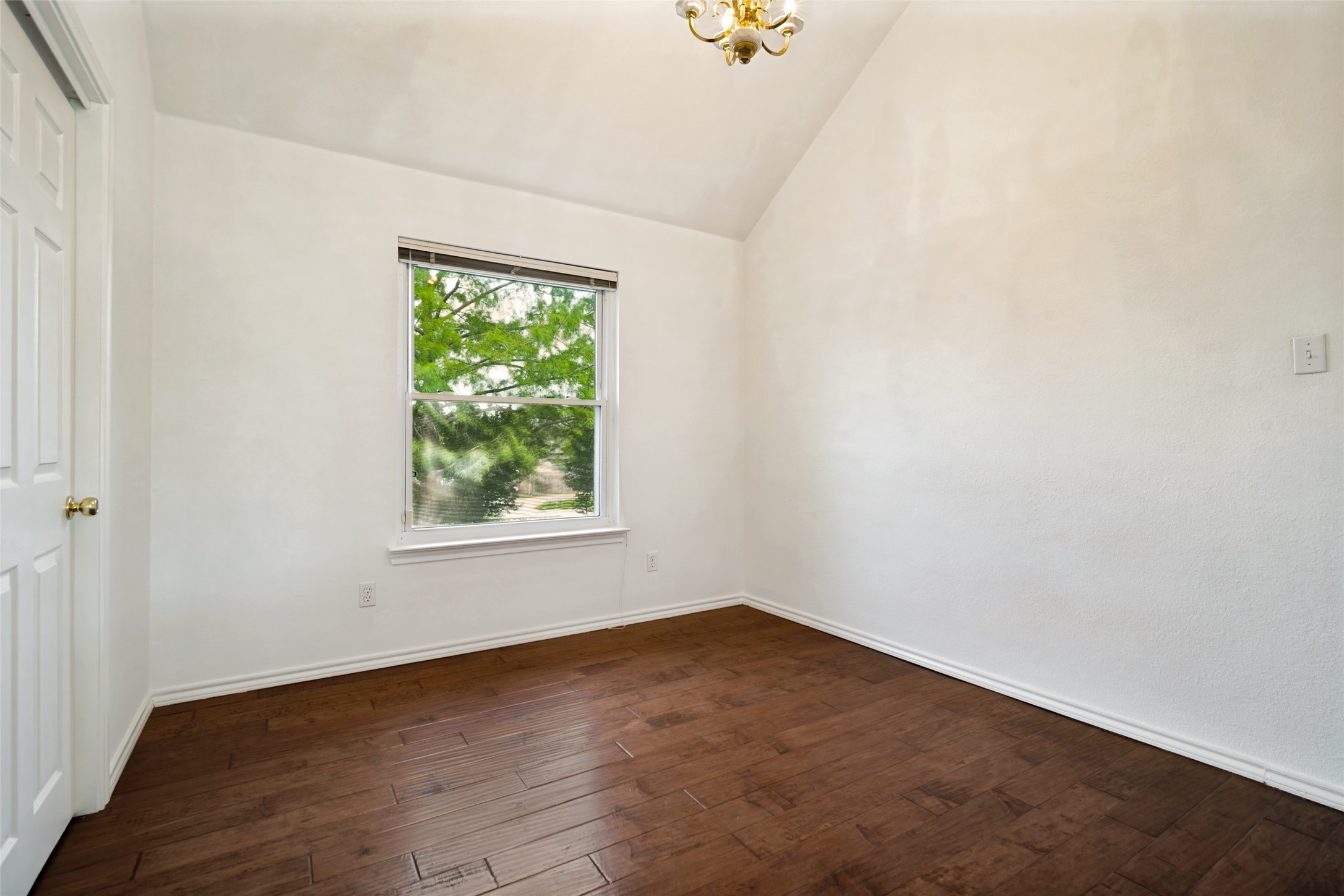 913 Bridgewater Lane Mesquite TX 75181
