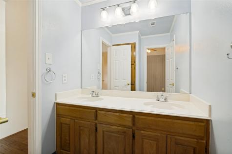 913 Bridgewater Lane Mesquite TX 75181