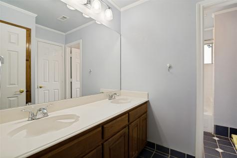 913 Bridgewater Lane Mesquite TX 75181