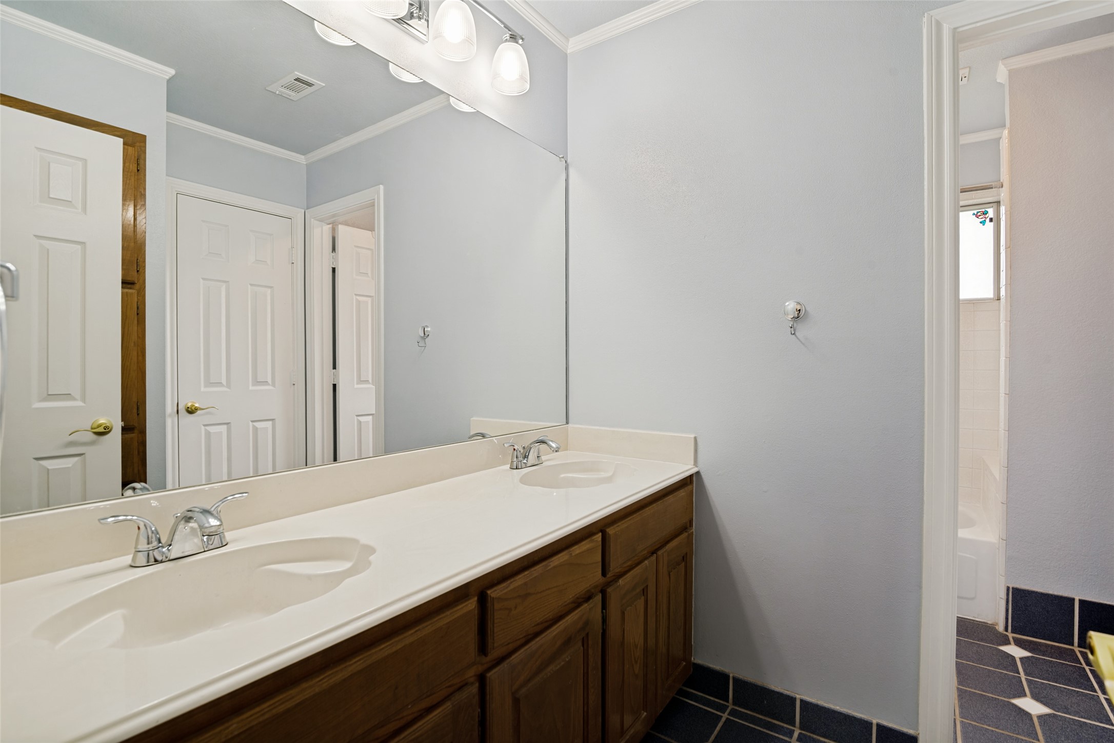 913 Bridgewater Lane Mesquite TX 75181