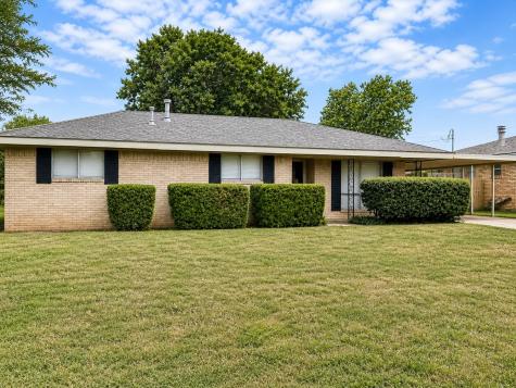 1507 Hulme Street Bowie TX 76230