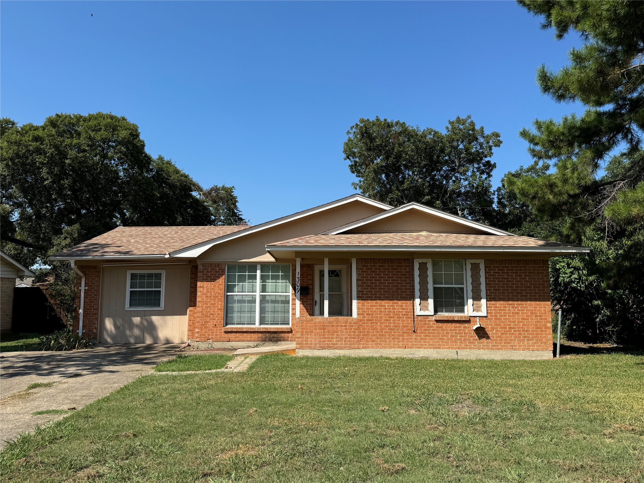 1309 Melrose Street Garland TX 75040