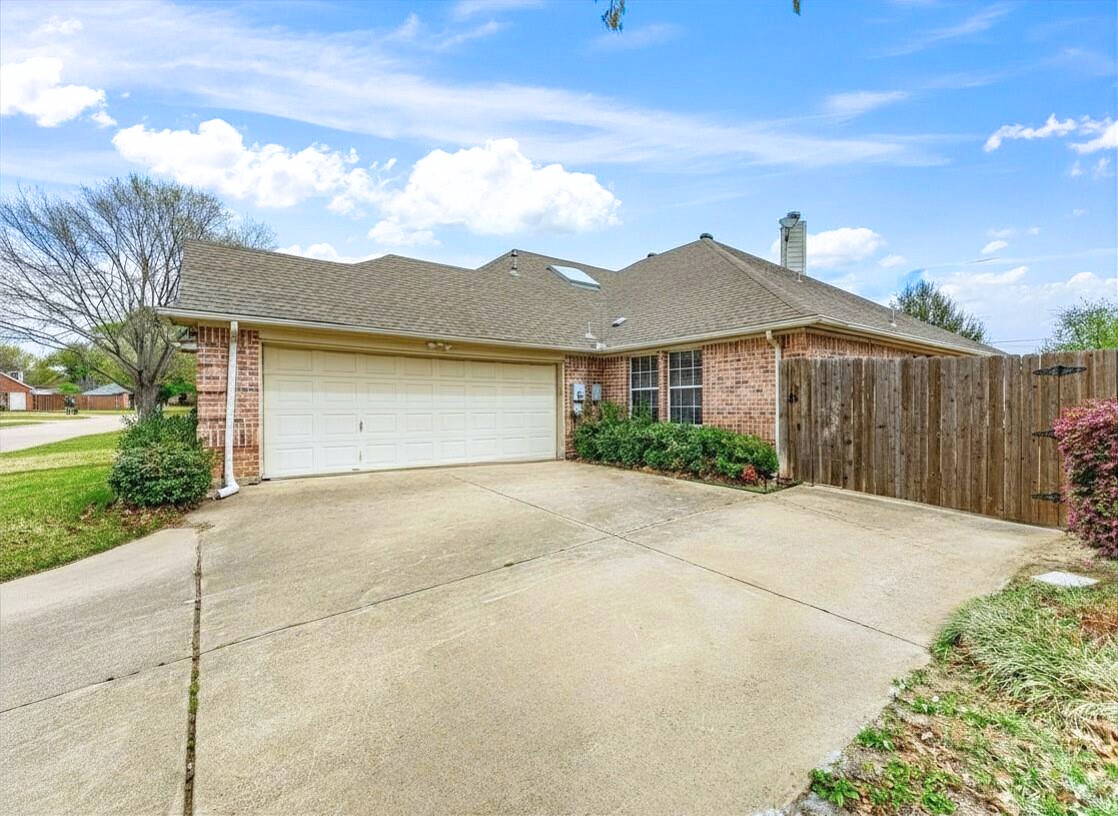 3516 Heatherbrook Drive Arlington TX 76001