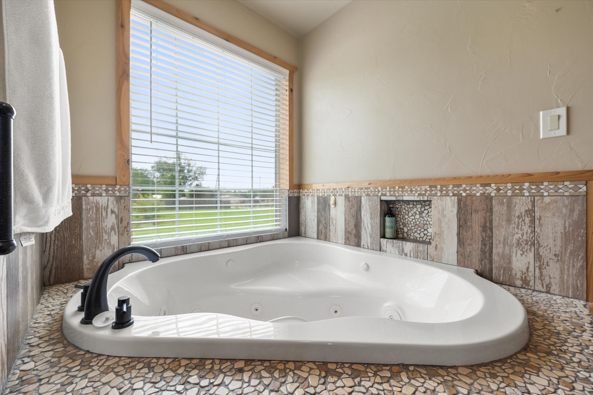 130 SE County Road 3085 Corsicana TX 75109