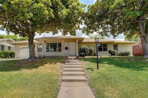 4237 Westmont Court Fort Worth TX 76109