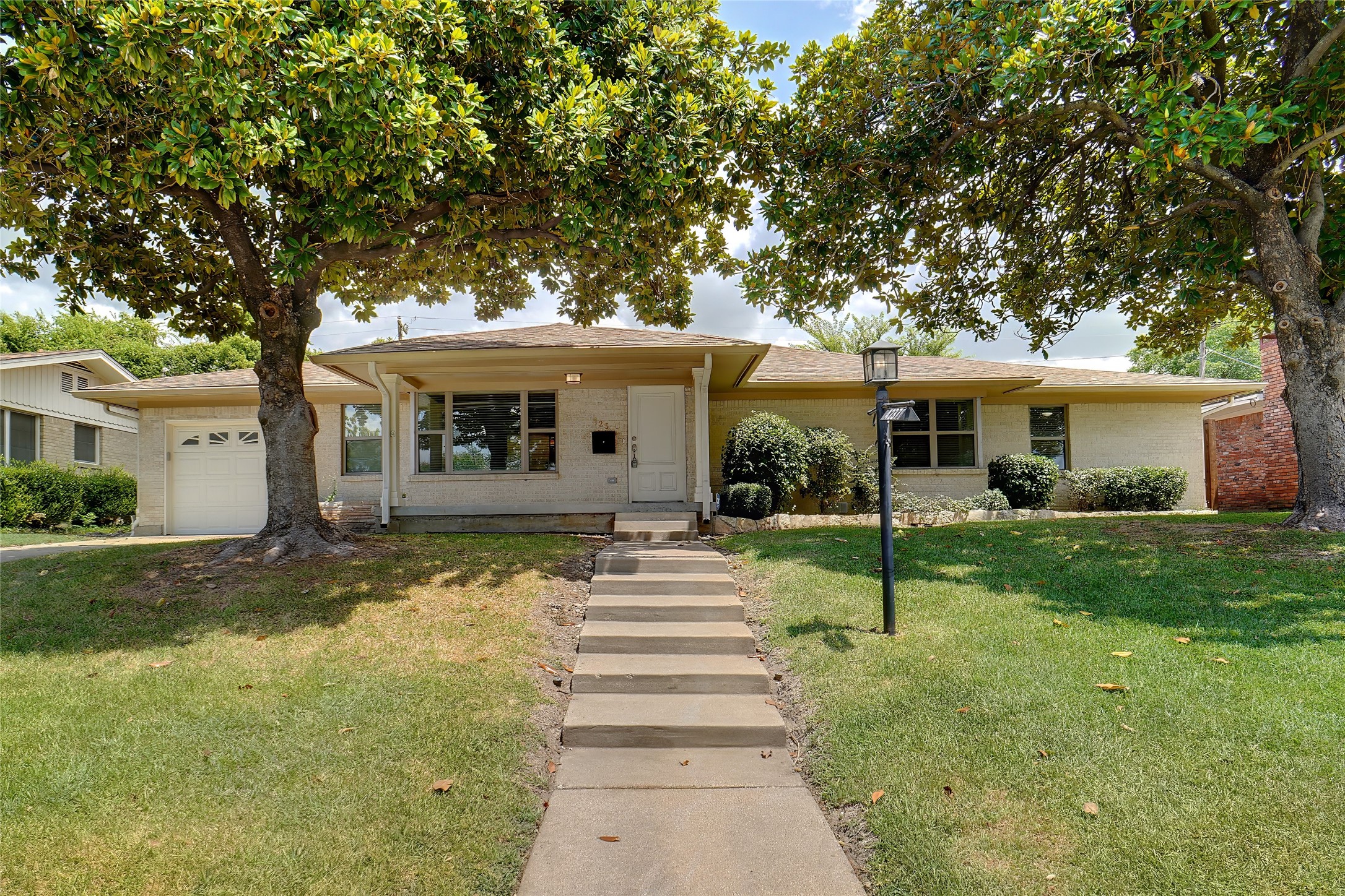 4237 Westmont Court Fort Worth TX 76109