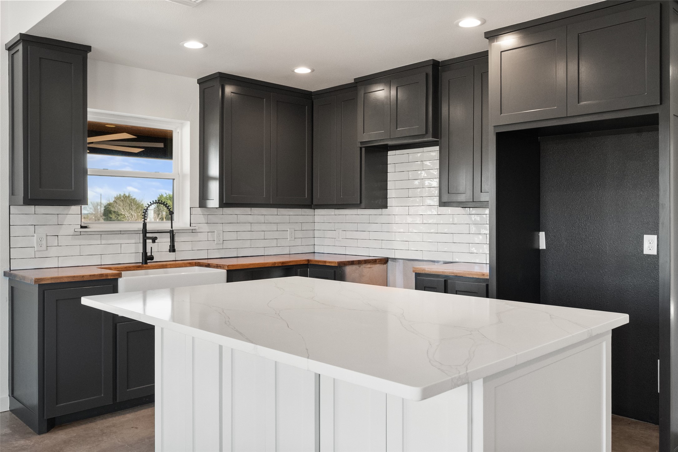 1053 Bluff Creek Drive Strawn TX 76475