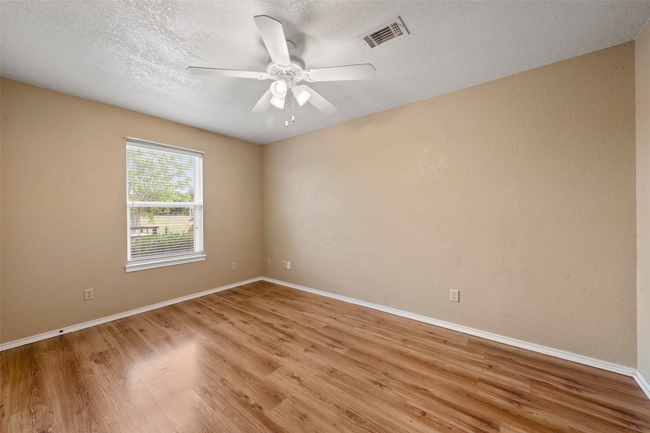216 Monument Trail Lorena TX 76655