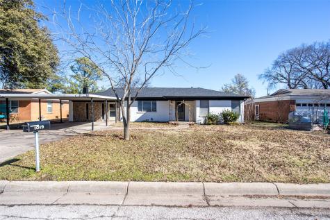 1019 Park Center Street Benbrook TX 76126