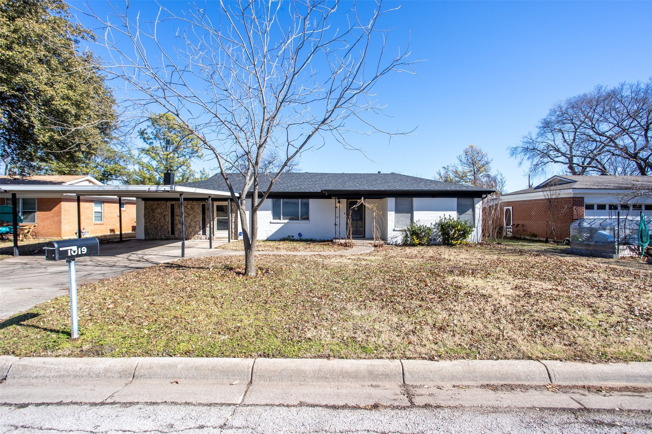 1019 Park Center Street Benbrook TX 76126