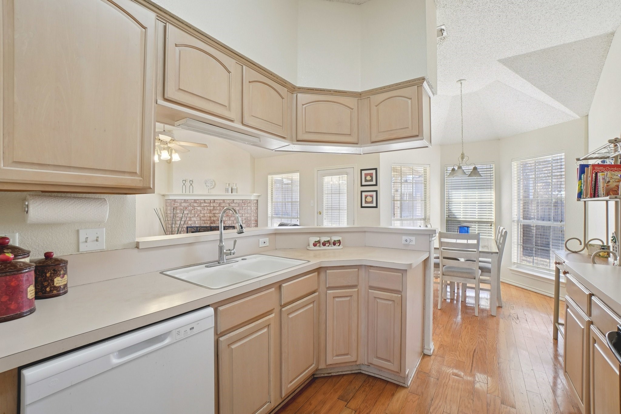 1427 Shadow Run Weatherford TX 76086