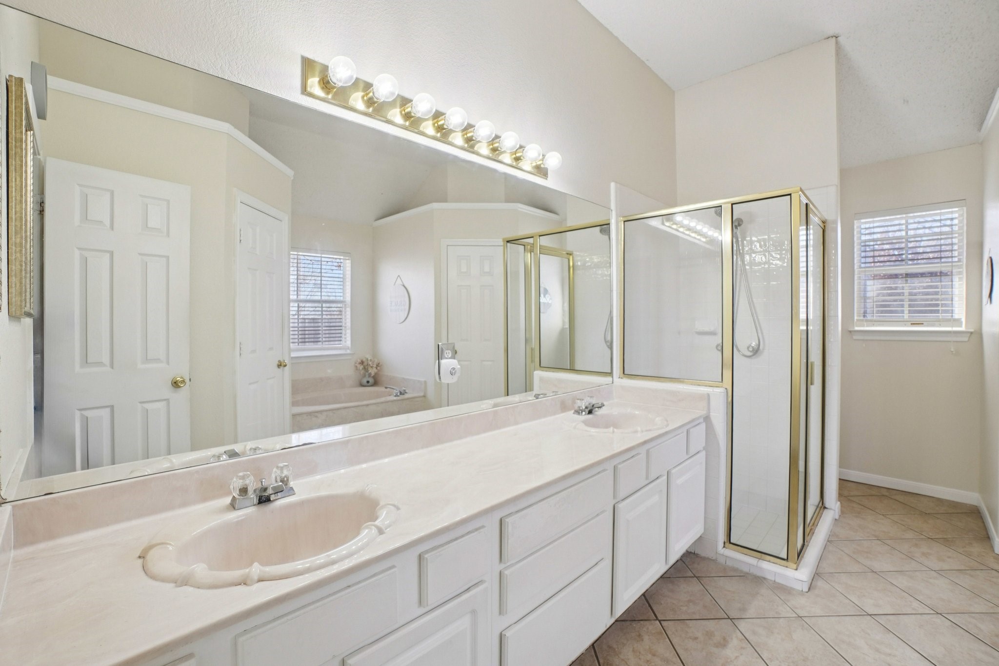 1427 Shadow Run Weatherford TX 76086