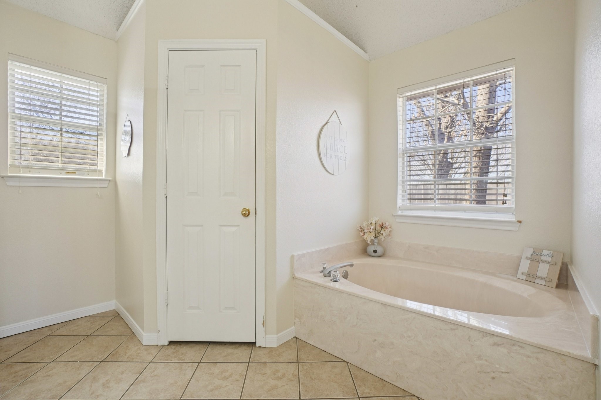 1427 Shadow Run Weatherford TX 76086
