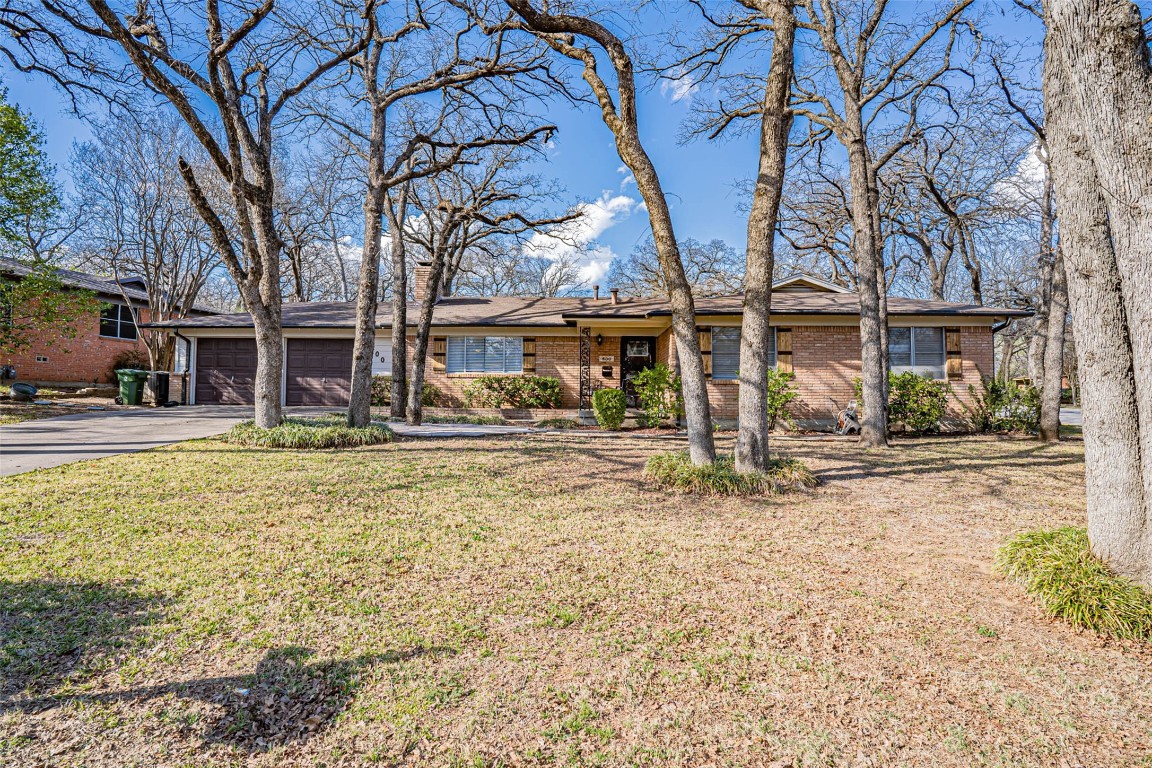 600 Oakwood Avenue Hurst TX 76053