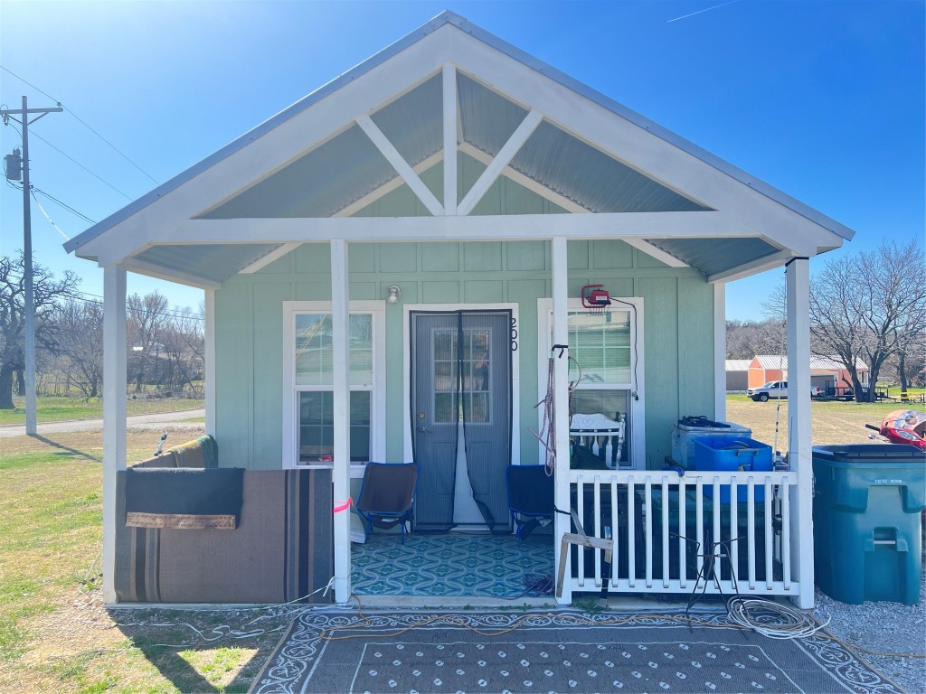200 W Riley Street Bowie TX 76230