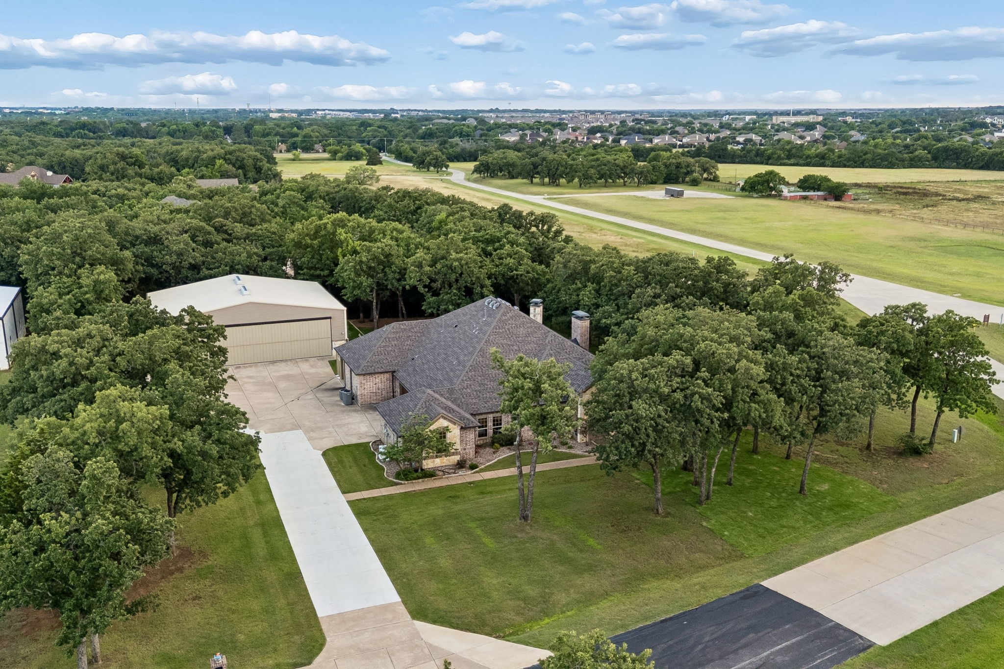 120 Hidden Valley Airpark Shady Shores TX 76208