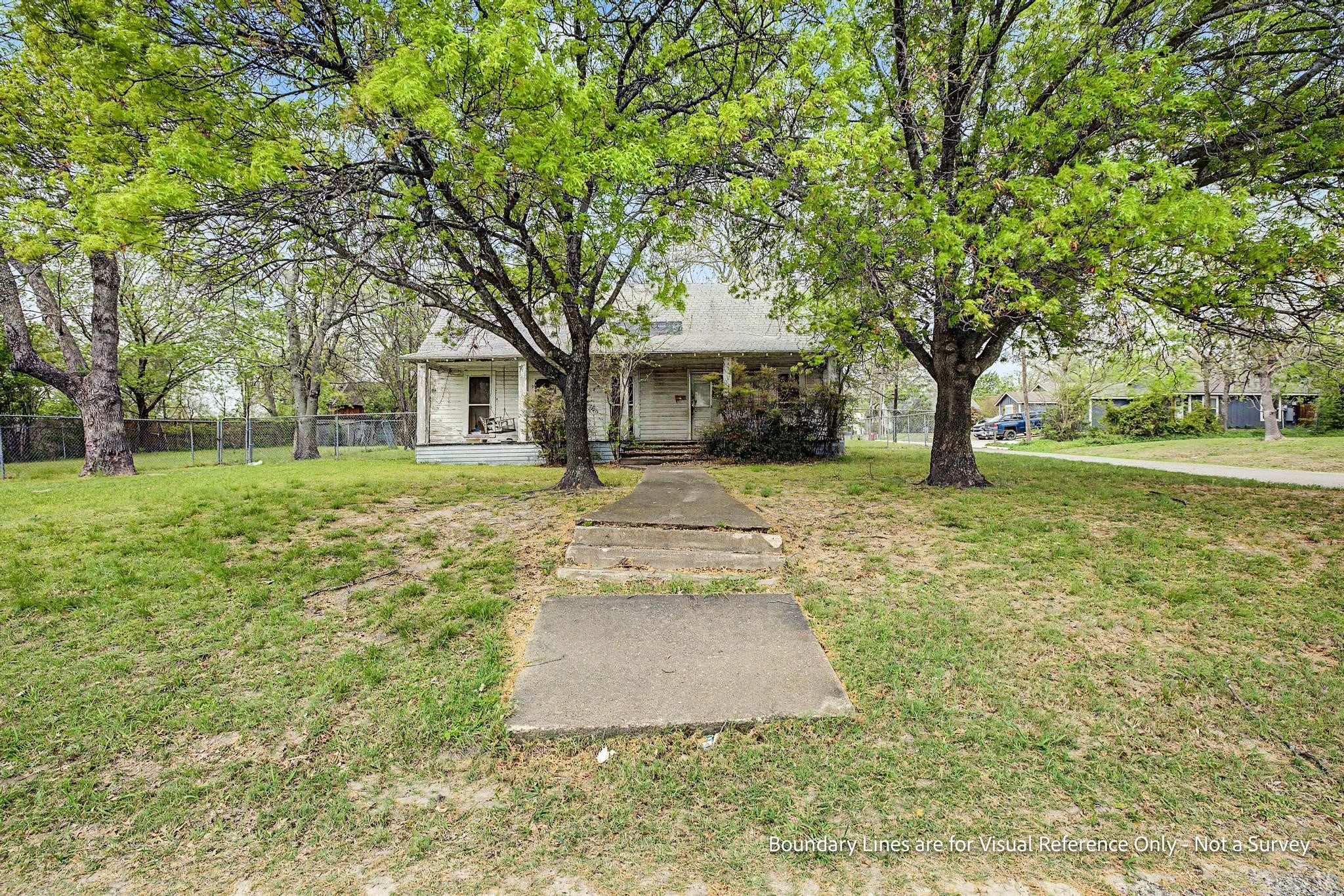 619 Thomas Street Bonham TX 75418