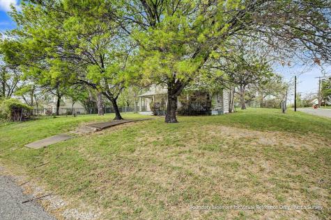 619 Thomas Street Bonham TX 75418