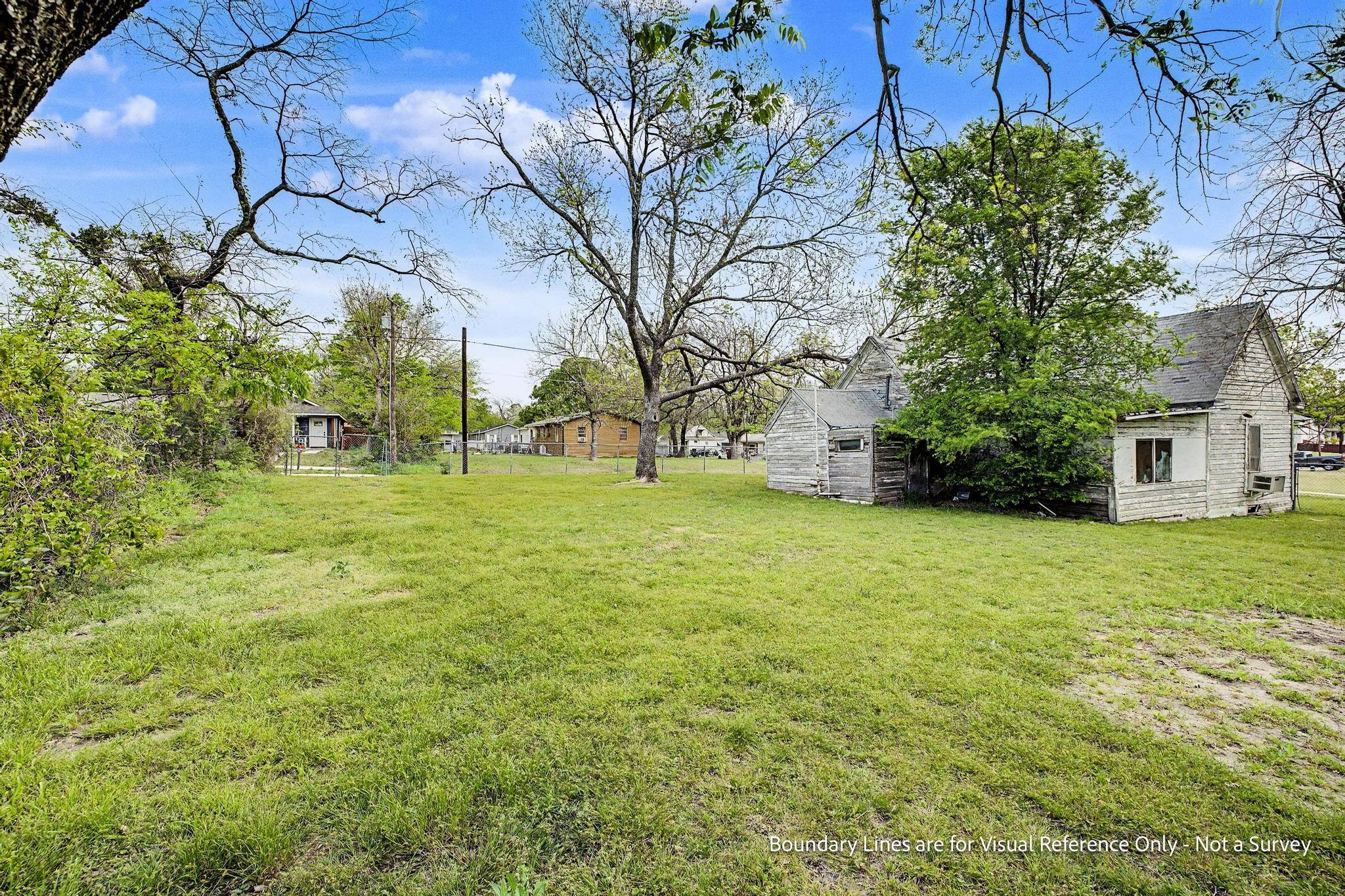 619 Thomas Street Bonham TX 75418