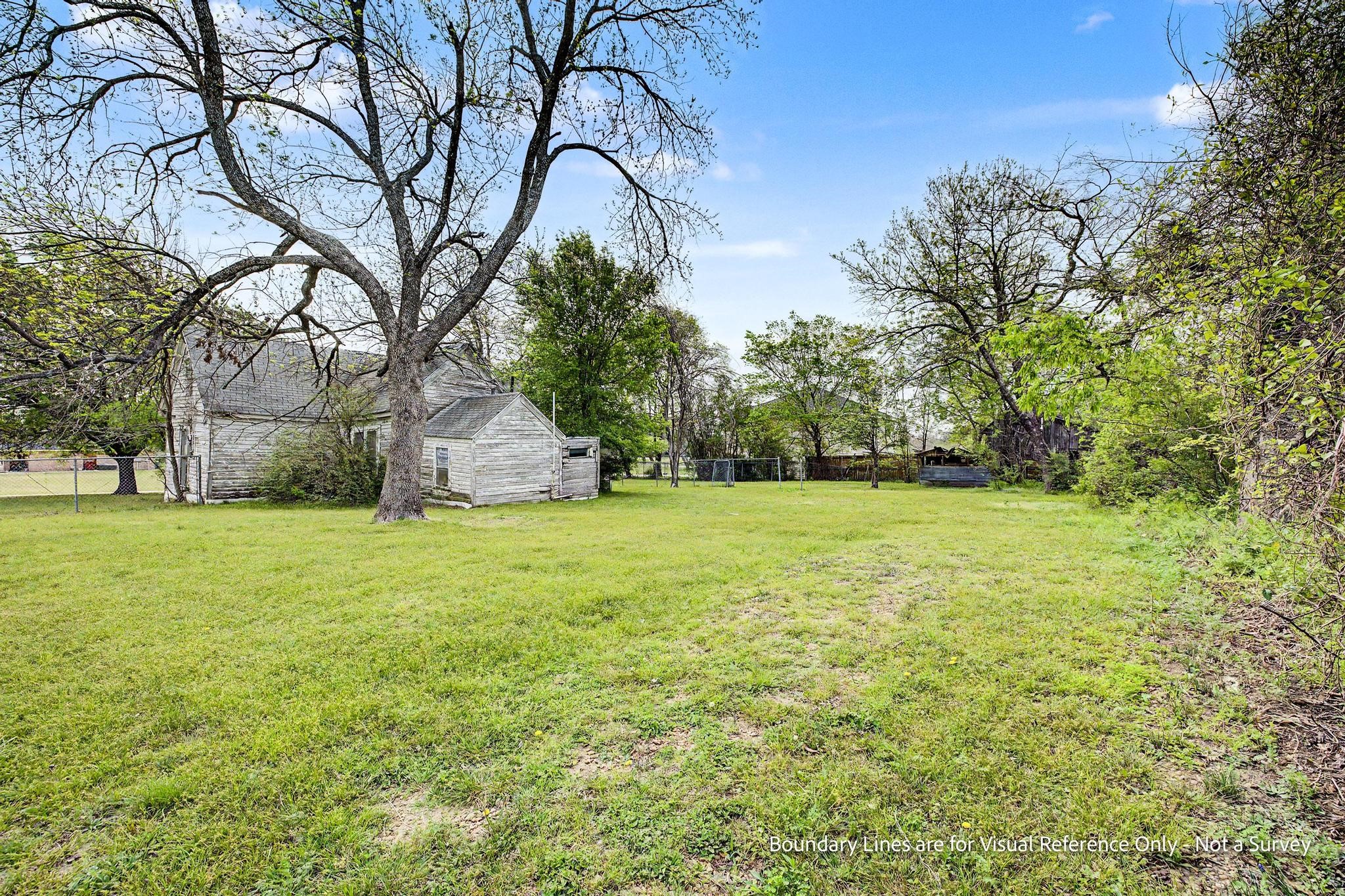 619 Thomas Street Bonham TX 75418