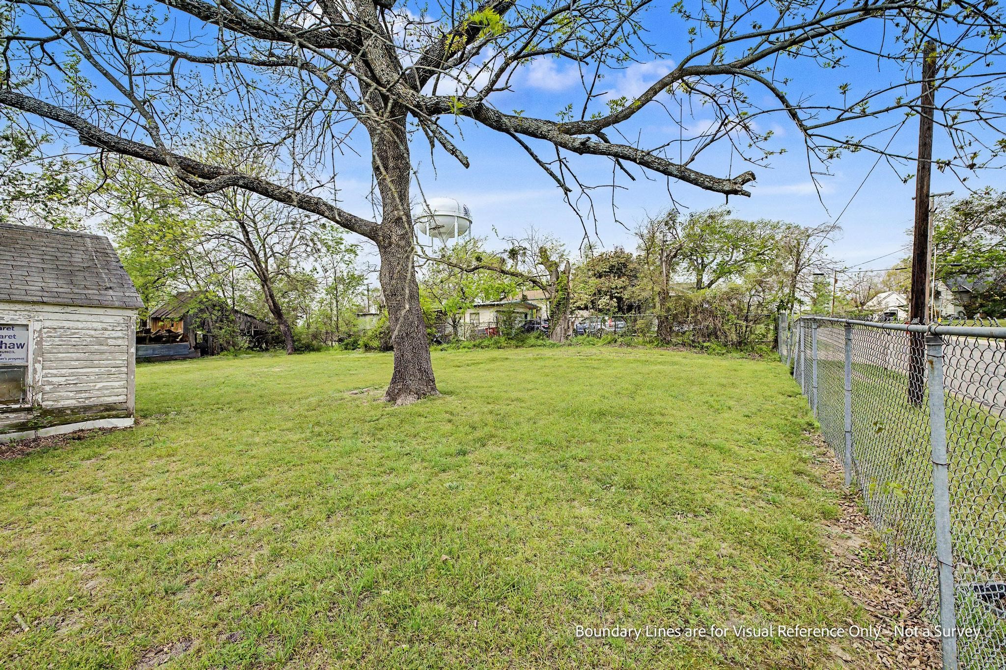 619 Thomas Street Bonham TX 75418