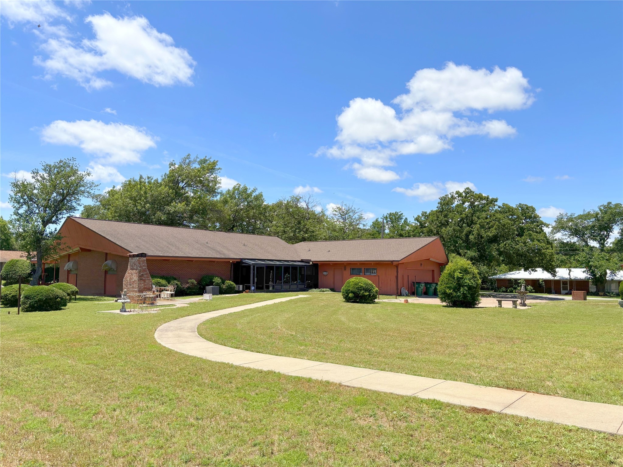 905 Bennett Drive Bowie TX 76230