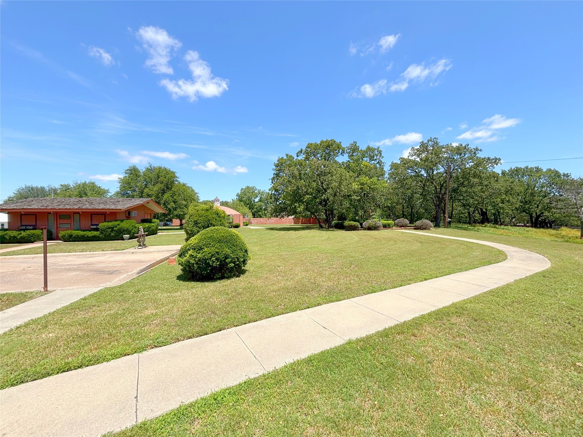 905 Bennett Drive Bowie TX 76230