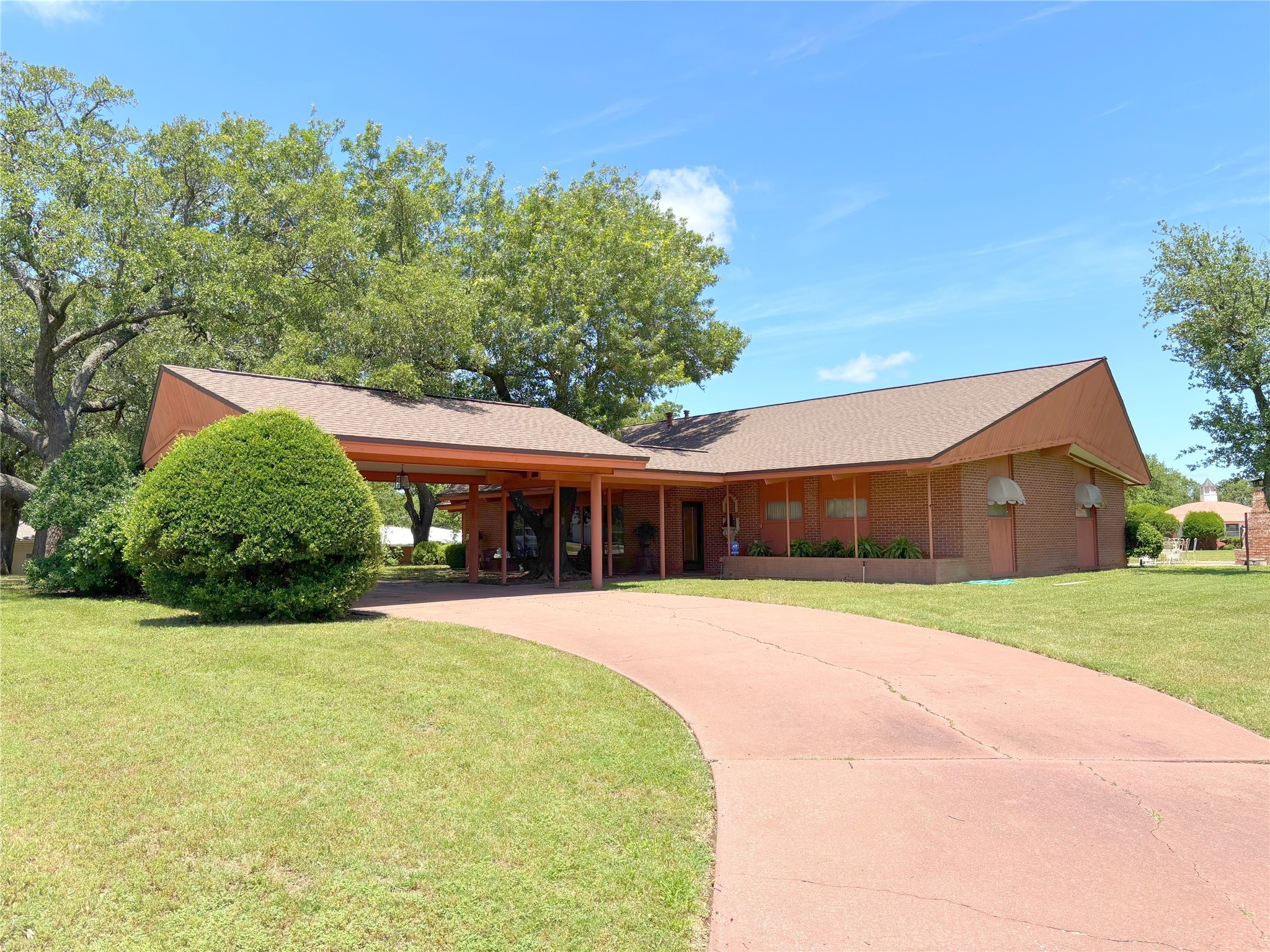 905 Bennett Drive Bowie TX 76230