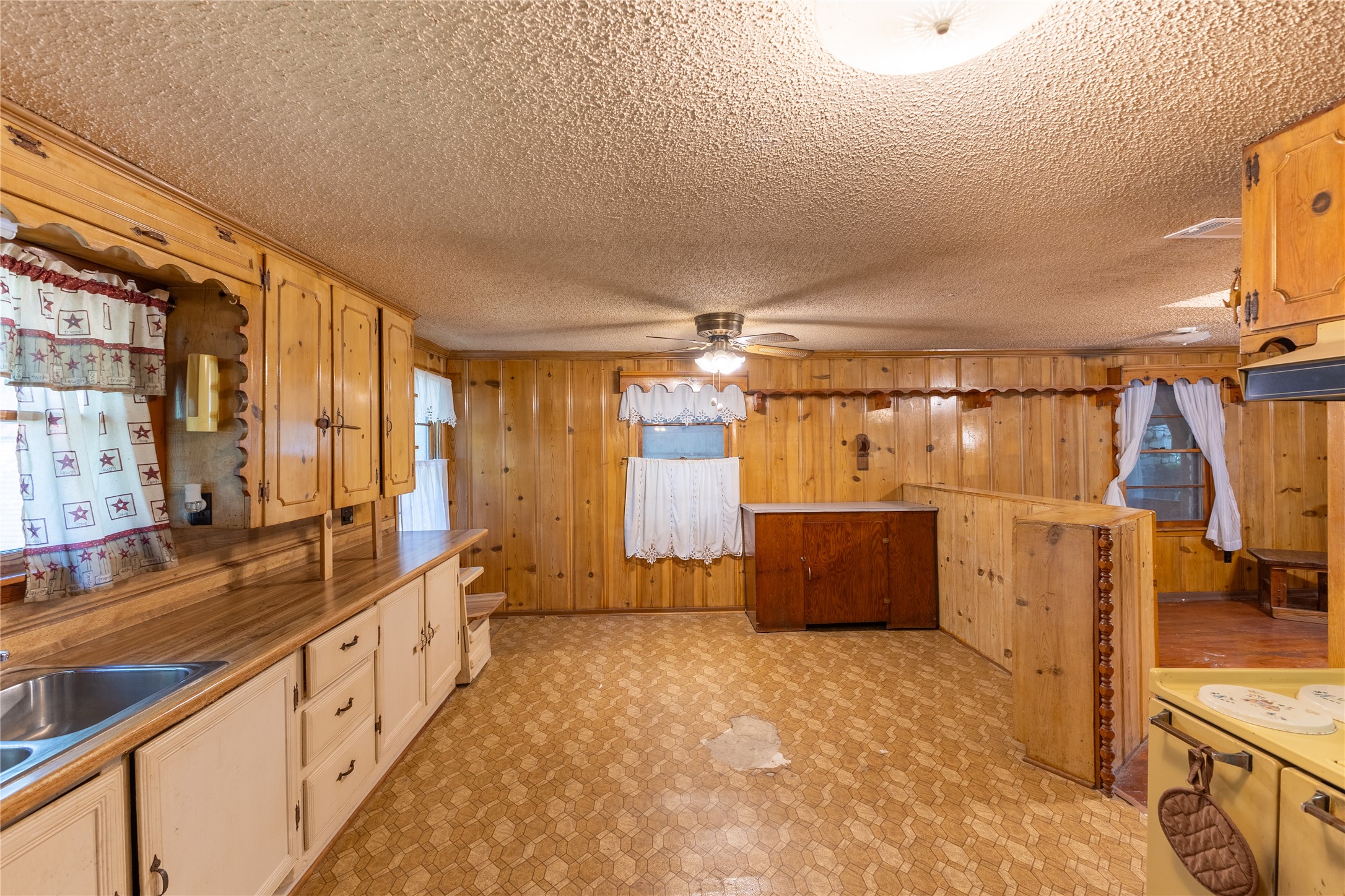 305 Bryan Street Glen Rose TX 76043