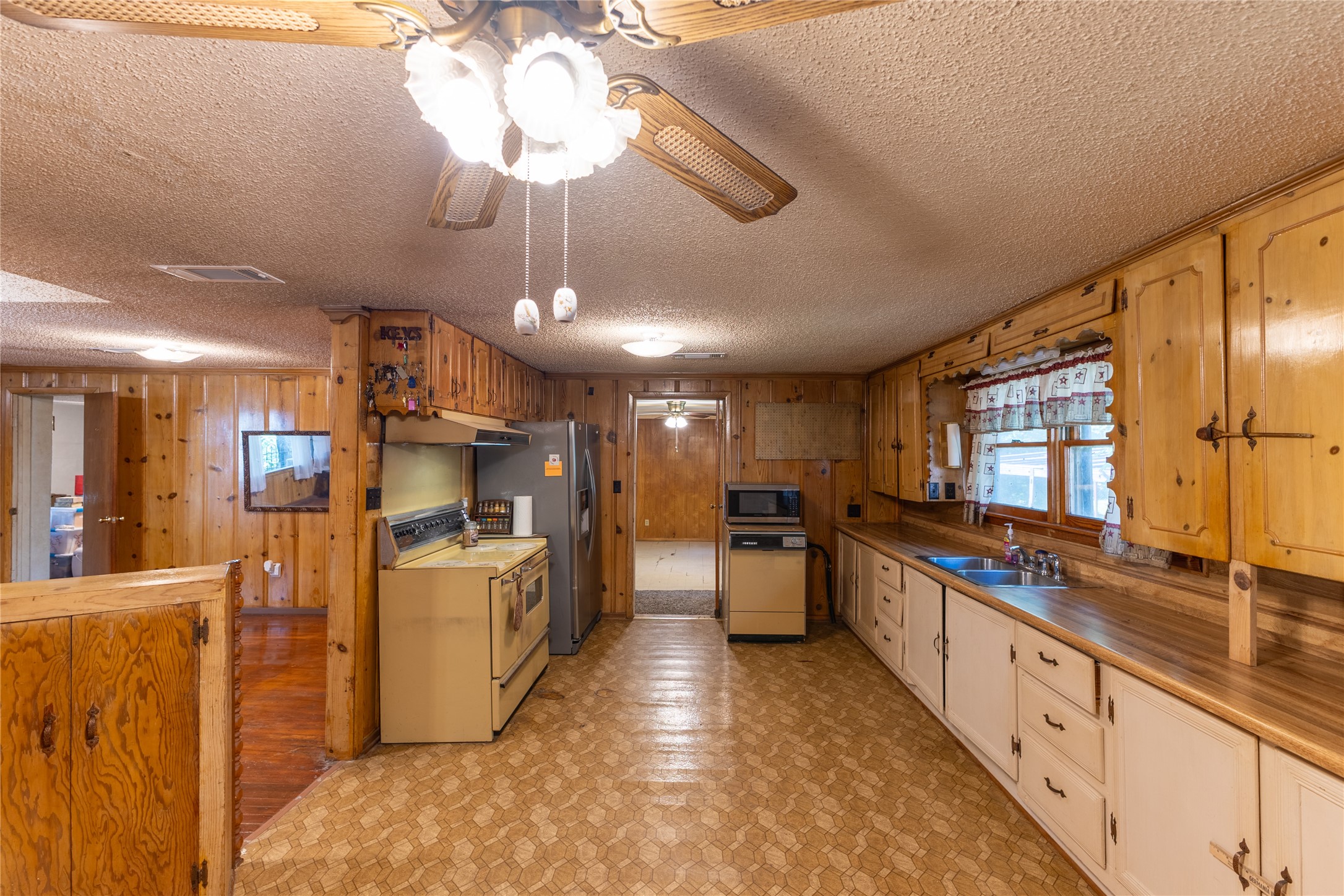 305 Bryan Street Glen Rose TX 76043