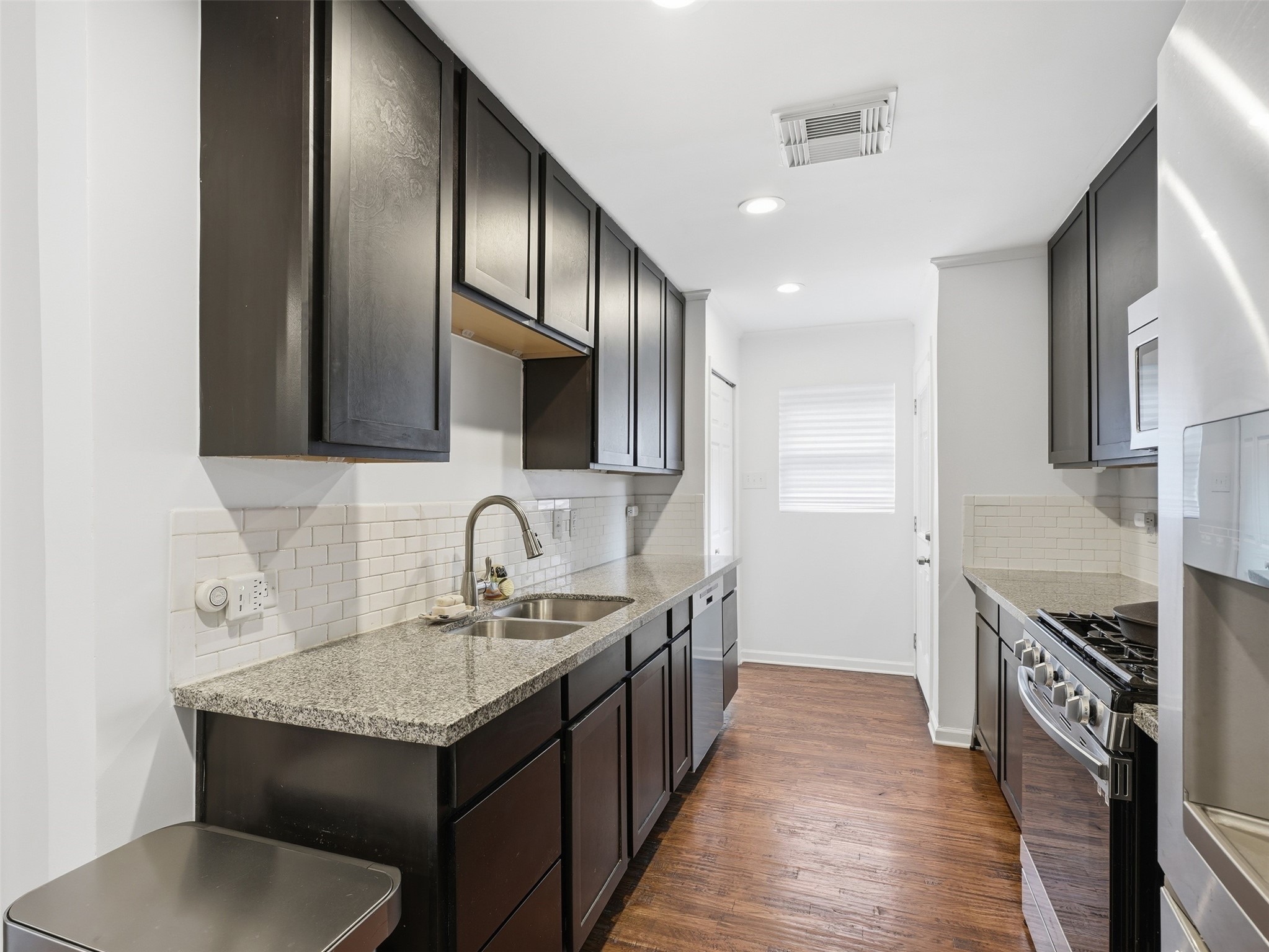 814 Westmount Avenue Dallas TX 75211