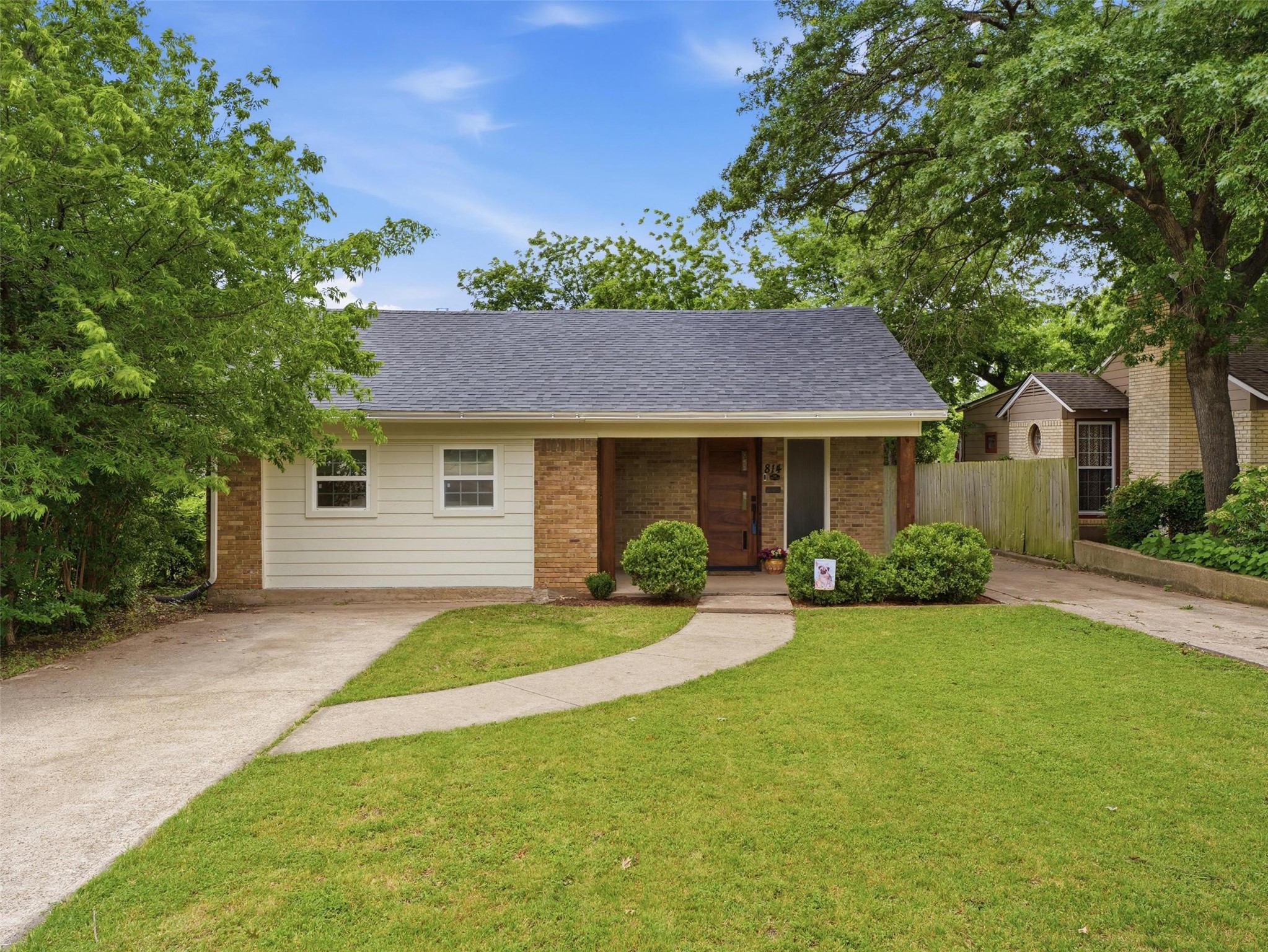 814 Westmount Avenue Dallas TX 75211