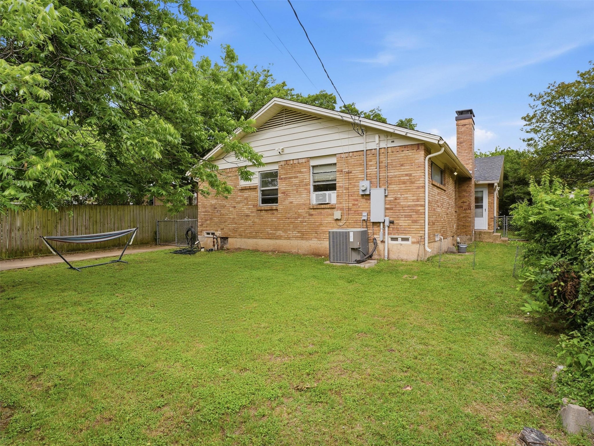 814 Westmount Avenue Dallas TX 75211