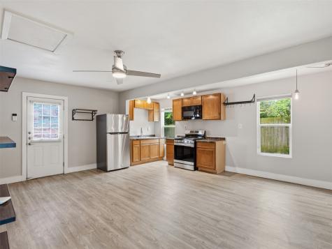 814 Westmount Avenue Dallas TX 75211