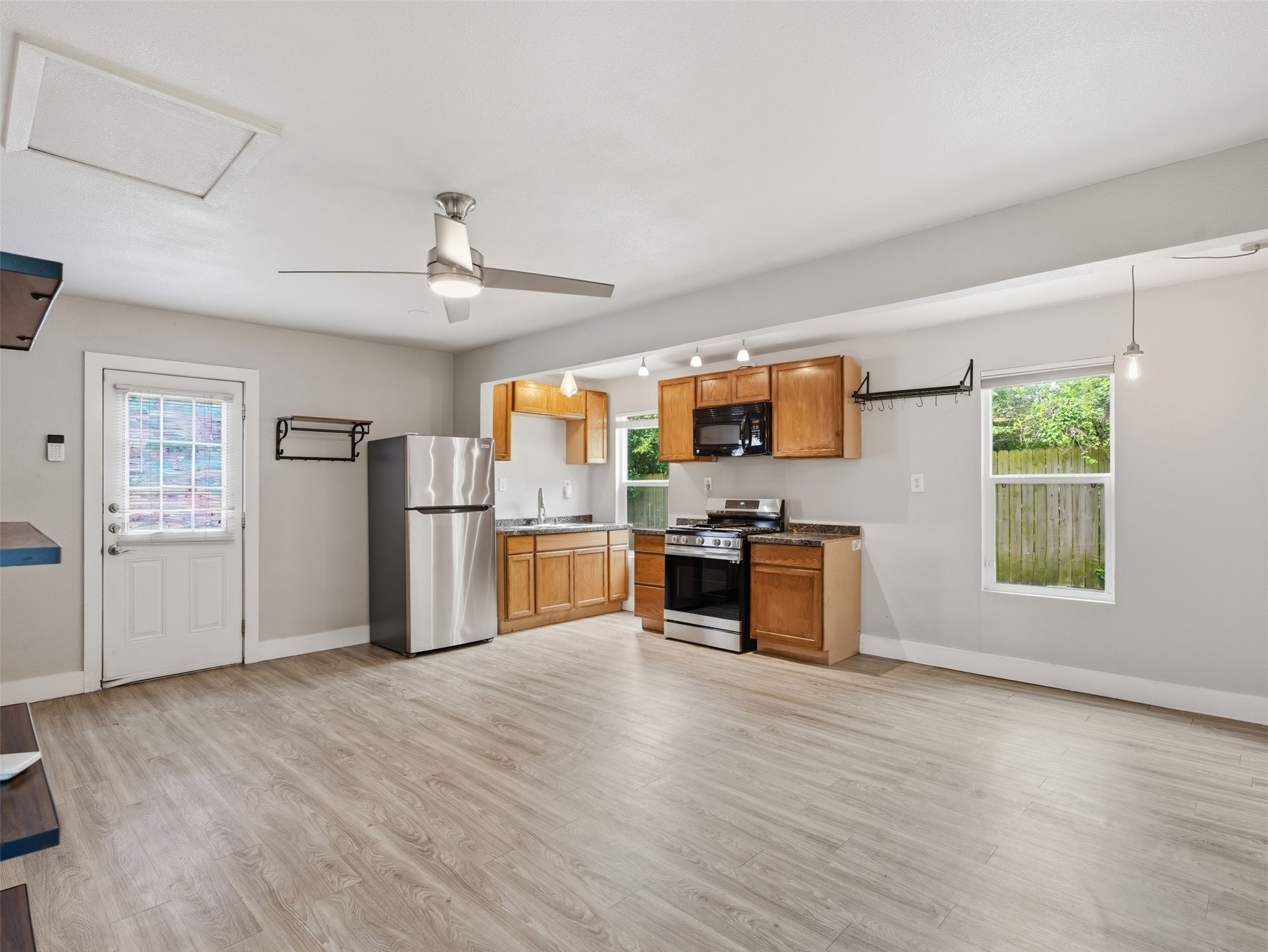 814 Westmount Avenue Dallas TX 75211